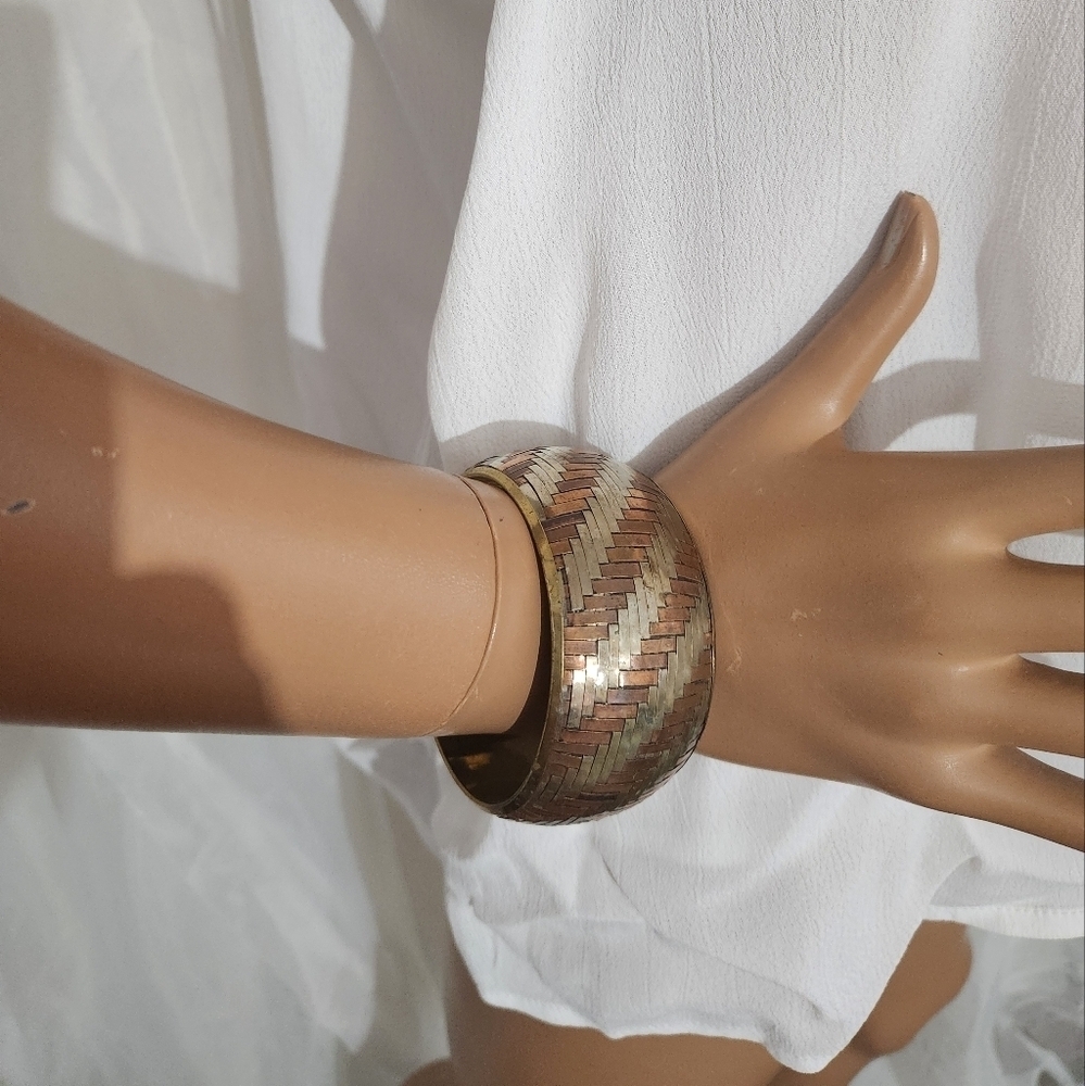 VINTAGE woven copper and brass mix metals bracelet made in India